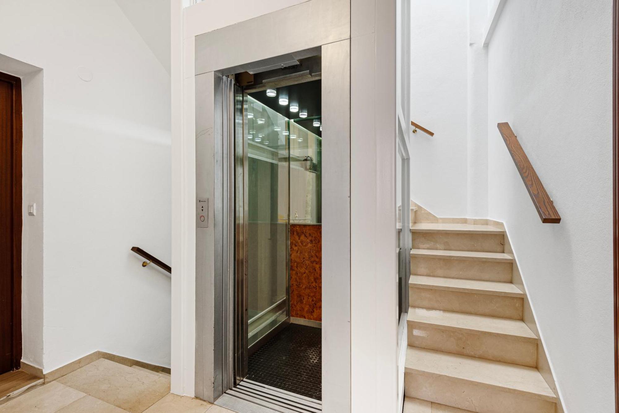 Apartamento Trinidad Grund Centro Málaga Exterior foto